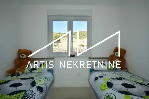 30 m od mora - Vinjerac: namješten apartman s neprocjenjivim pogledom!
