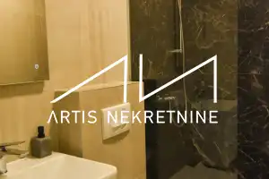 30 m od mora - Vinjerac: namješten apartman s neprocjenjivim pogledom!