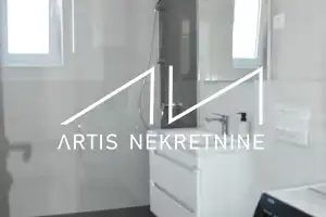 30 m od mora - Vinjerac: namješten apartman s neprocjenjivim pogledom!