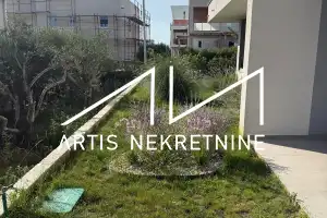 Dugoročni najam, dvosoban stan, potpuno namješteno, Borik, Zadar
