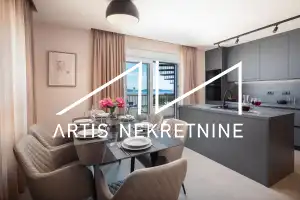LONG TERM RENTAL, LUXURY 3-BEDROOM APARTMENT, ROOF TERRACE, JACUZZI, VIEW
