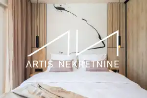 LONG TERM RENTAL, LUXURY 3-BEDROOM APARTMENT, ROOF TERRACE, JACUZZI, VIEW