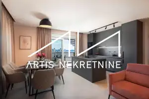LONG TERM RENTAL, LUXURY 3-BEDROOM APARTMENT, ROOF TERRACE, JACUZZI, VIEW