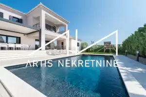 LUKSUZNA VILLA S PET SPAVAĆIH SOBA/GRIJANI BAZEN/SAUNA/GYM - GORICA - SUKOŠAN