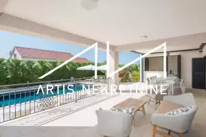 LUKSUZNA VILLA S PET SPAVAĆIH SOBA/GRIJANI BAZEN/SAUNA/GYM - GORICA - SUKOŠAN