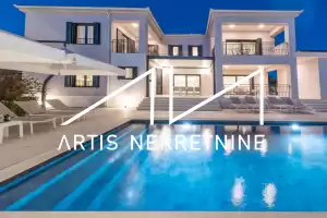 LUKSUZNA VILLA S PET SPAVAĆIH SOBA/GRIJANI BAZEN/SAUNA/GYM - GORICA - SUKOŠAN