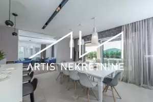 LUKSUZNA VILLA S PET SPAVAĆIH SOBA/GRIJANI BAZEN/SAUNA/GYM - GORICA - SUKOŠAN