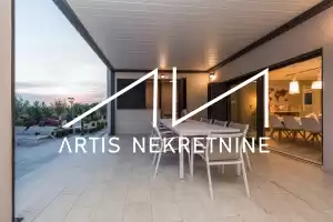 LUKSUZNA VILLA S PET SPAVAĆIH SOBA/GRIJANI BAZEN/SAUNA/GYM - GORICA - SUKOŠAN