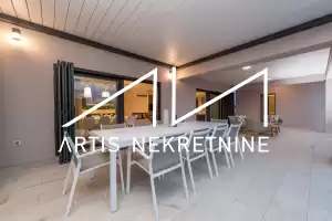 LUKSUZNA VILLA S PET SPAVAĆIH SOBA/GRIJANI BAZEN/SAUNA/GYM - GORICA - SUKOŠAN