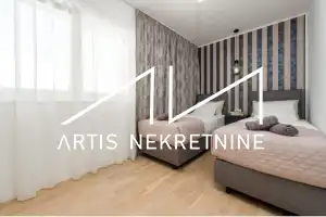 MODERNA VILA S BAZENOM 60 m OD MORA - PRIVLAKA (ZADAR)