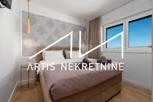 MODERNA VILA S BAZENOM 60 m OD MORA - PRIVLAKA (ZADAR)