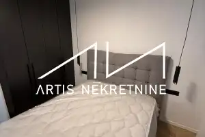 NOVO! DUGOROČNI NAJAM -ODLIČNA LOKACIJA - 250 m OD MORA -MODERNO