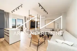 ZADAR, LUKSUZAN PENTHOUSE, MIRNA LOKACIJA, KROVNA TERASA, POGLED NA MORE, MODERNO NAMJEŠTEN I OPREMLJEN