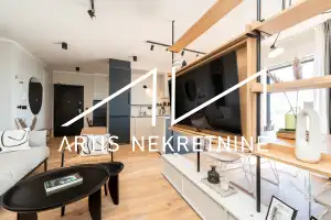 ZADAR, LUKSUZAN PENTHOUSE, MIRNA LOKACIJA, KROVNA TERASA, POGLED NA MORE, MODERNO NAMJEŠTEN I OPREMLJEN