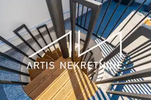 ZADAR, LUKSUZAN PENTHOUSE, MIRNA LOKACIJA, KROVNA TERASA, POGLED NA MORE, MODERNO NAMJEŠTEN I OPREMLJEN