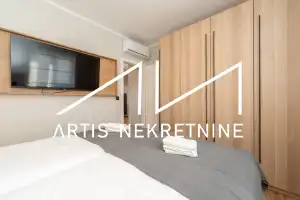 ZADAR, LUKSUZAN PENTHOUSE, MIRNA LOKACIJA, KROVNA TERASA, POGLED NA MORE, MODERNO NAMJEŠTEN I OPREMLJEN