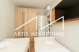 ZADAR, LUKSUZAN PENTHOUSE, MIRNA LOKACIJA, KROVNA TERASA, POGLED NA MORE, MODERNO NAMJEŠTEN I OPREMLJEN