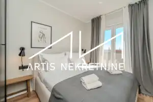 ZADAR, LUKSUZAN PENTHOUSE, MIRNA LOKACIJA, KROVNA TERASA, POGLED NA MORE, MODERNO NAMJEŠTEN I OPREMLJEN