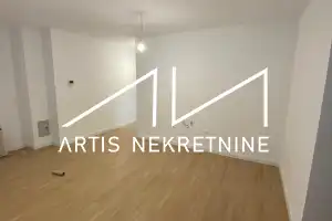 Ground Floor Apartment with Garden – Elevator, Top Location – BULEVAR / SMILJEVAC