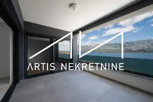 VINJERAC, PROSTRANI APARTMAN PRVI RED DO MORA S BAZENOM