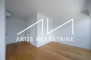 VINJERAC, PROSTRANI APARTMAN PRVI RED DO MORA S BAZENOM