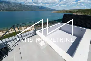 VINJERAC, PROSTRANI APARTMAN PRVI RED DO MORA S BAZENOM