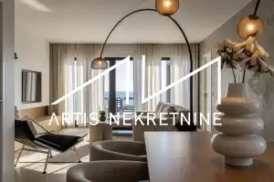 Three-Bedroom Penthouse with Breathtaking Sea & Mountain Views, Vinjerac – Only 30 m from the Sea!