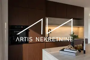 Three-Bedroom Penthouse with Breathtaking Sea & Mountain Views, Vinjerac – Only 30 m from the Sea!