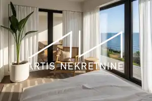 Three-Bedroom Penthouse with Breathtaking Sea & Mountain Views, Vinjerac – Only 30 m from the Sea!