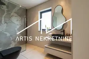 Three-Bedroom Penthouse with Breathtaking Sea & Mountain Views, Vinjerac – Only 30 m from the Sea!