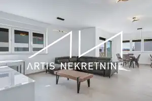 ZADAR, BORIK, DUGOROČNI NAJAM, TROSOBAN STAN S VELIKIM POTENCIJALOM!