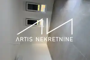 ZADAR, BORIK – MOVE-IN READY | 2-BEDROOM APARTMENT + LOGGIA + ELEVATOR + 2 PARKING SPACES