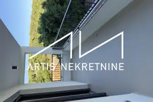 ZADAR, BORIK – MOVE-IN READY | 2-BEDROOM APARTMENT + LOGGIA + ELEVATOR + 2 PARKING SPACES