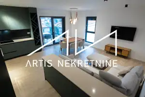 TOP LOCATION IN ZADAR (MOCIRE) THREE BEDROOM + LIVING ROOM APARTMENT WITH ROOF TERRACE