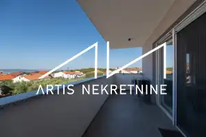 Zadar; Vidikovac: Namješten i useljiv dvosoban stan s pogledom! 1. kat
