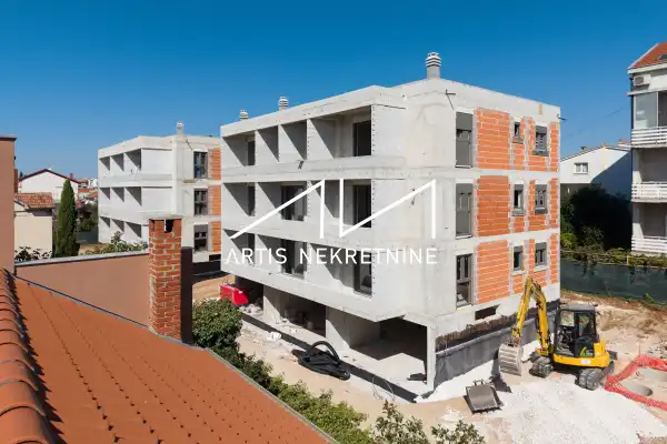 Ekskluzivni rezidencijalni kompleks: dvije moderne zgrade, smještene na svega 200 metara od Sportskog centra Višnjik! Završetak 10.05.2027.