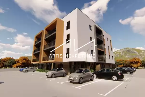 USELJIVO! ZADAR BULEVAR - DVOSOBAN STAN S4 U PRIZEMLJU S VELIKIM VRTOM
