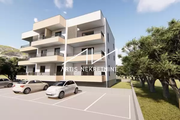 ZADAR: DVOSOBAN STAN S POGLEDOM NA MORE - VISOKO PRIZEMLJE S VRTOM S1