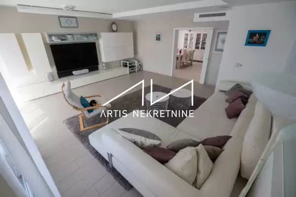 MODERN LUXURY VILA 330 m2 - ZADAR, SKROČINI