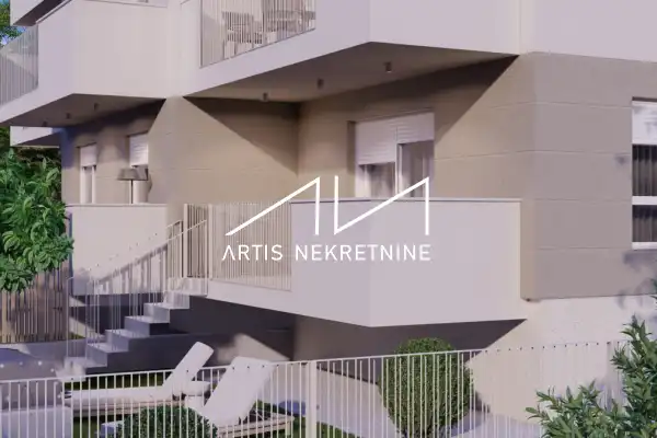 Zadar Plovanija - moderan dvosoban stan s velikim vrtom i 2 parkinga (prodaja)